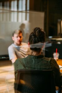 Hvad tjener en coach? En realistisk guide til løn og indtjening